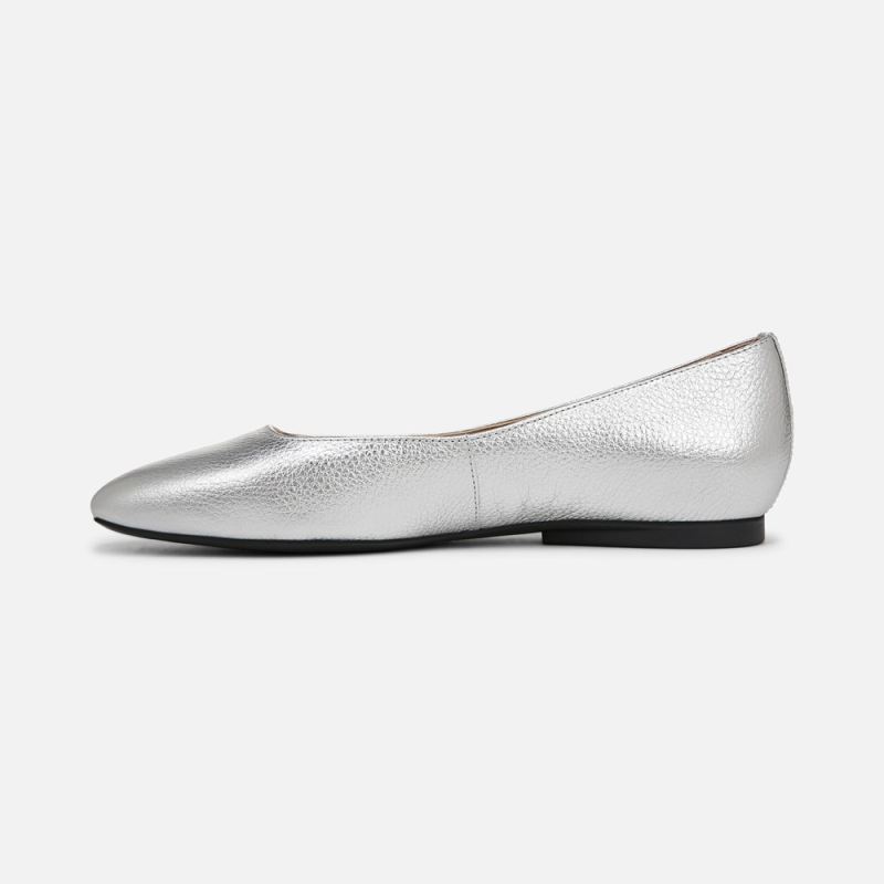 Naturalizer Women's Chelsea Ballet Flat - Silver Leather