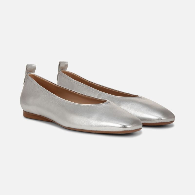 Naturalizer Women's 27 Edit Carla Flat - Silver Leather