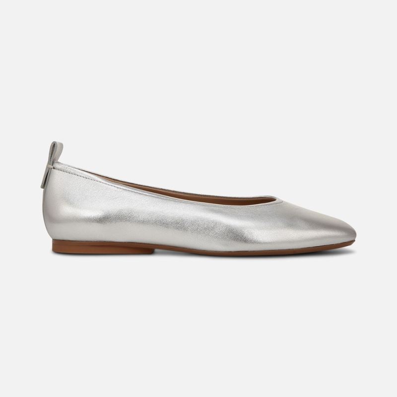 Naturalizer Women's 27 Edit Carla Flat - Silver Leather
