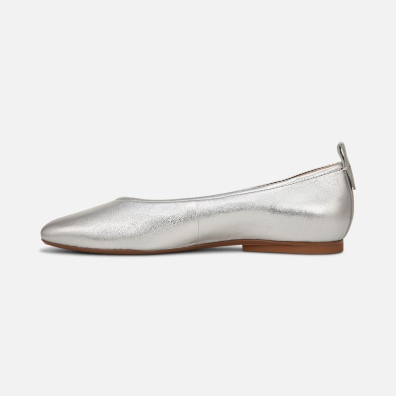 Naturalizer Women's 27 Edit Carla Flat - Silver Leather