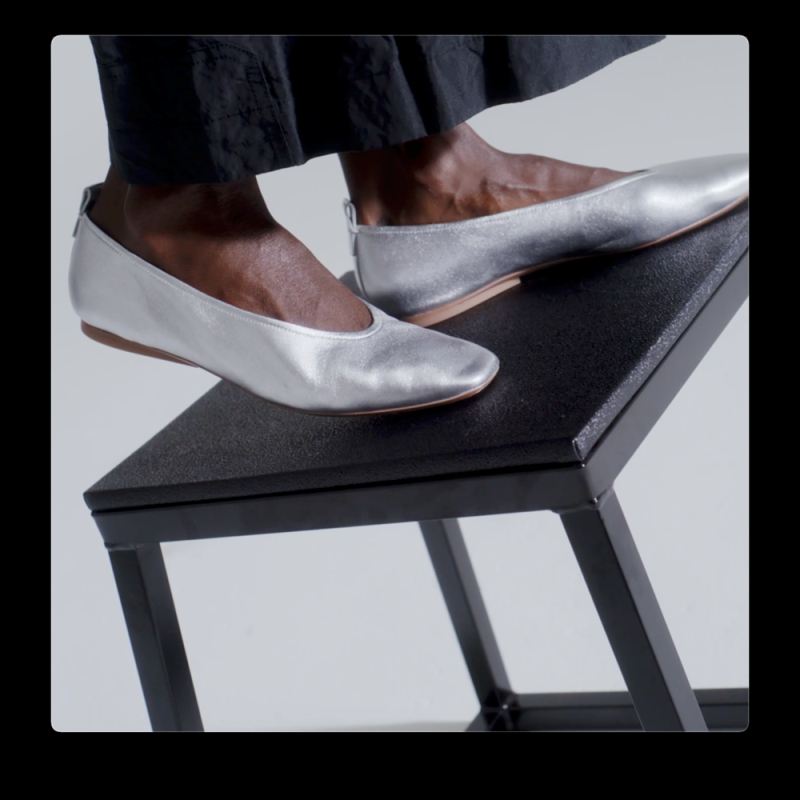 Naturalizer Women's 27 Edit Carla Flat - Silver Leather