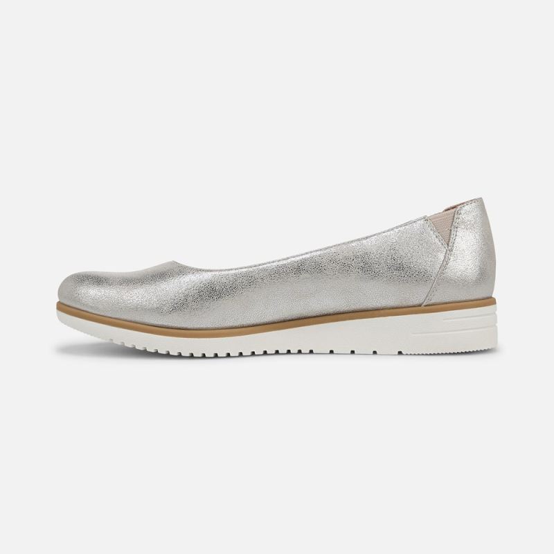 Naturalizer Women's SOUL Idea Ballet Flat - Silver Faux Leather