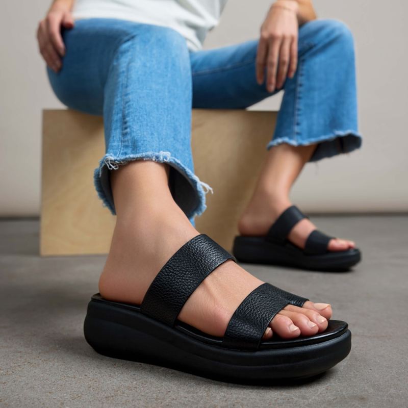 Naturalizer Women's Drift 2 Sandal - Black Leather