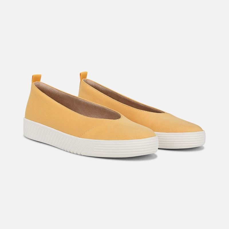 Naturalizer Women's SOUL Neela Slip On - Amber Glow Microfiber