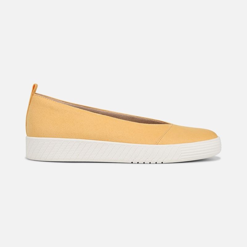 Naturalizer Women's SOUL Neela Slip On - Amber Glow Microfiber