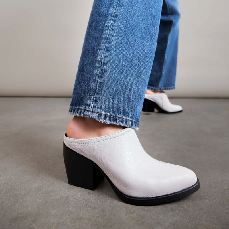 Naturalizer Women's Fairmont Block Heel Mule - Warm White Leather