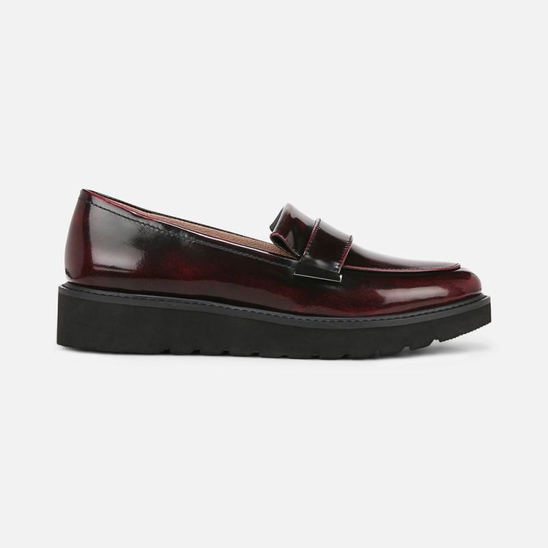 Naturalizer Women's ADILINE LOAFER - Cranberry Leather