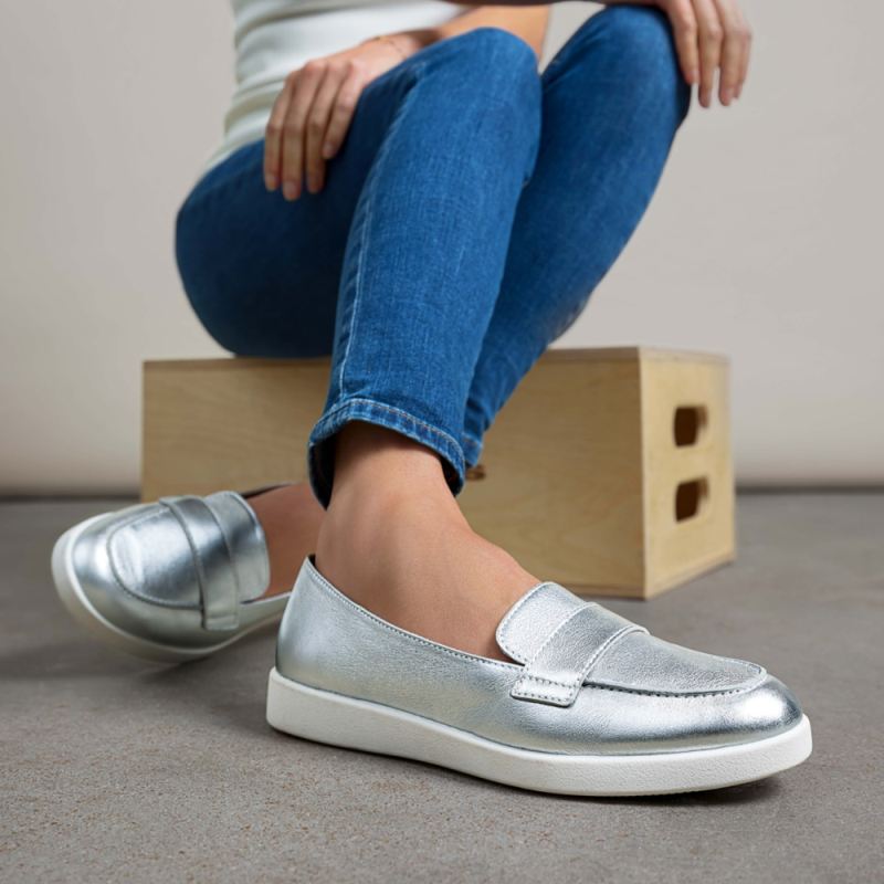 Naturalizer Women's Karis Loafer - Silver Leather