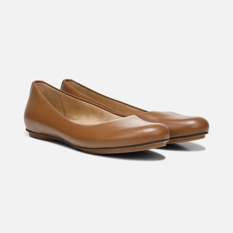 Naturalizer Women's Maxwell Ballet Flat - English Tea Leather