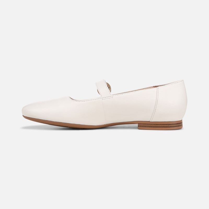 Naturalizer Women's Kelly Mary Jane Flat - Warm White Leather