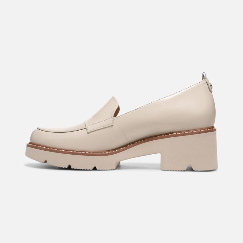 Naturalizer Women's Darry Lug Sole Loafer - Porcelain Skin Leather