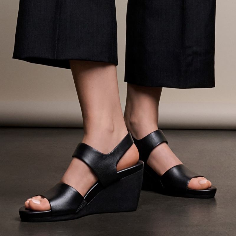 Naturalizer Women's Imani Wedge Sandal - Black Leather