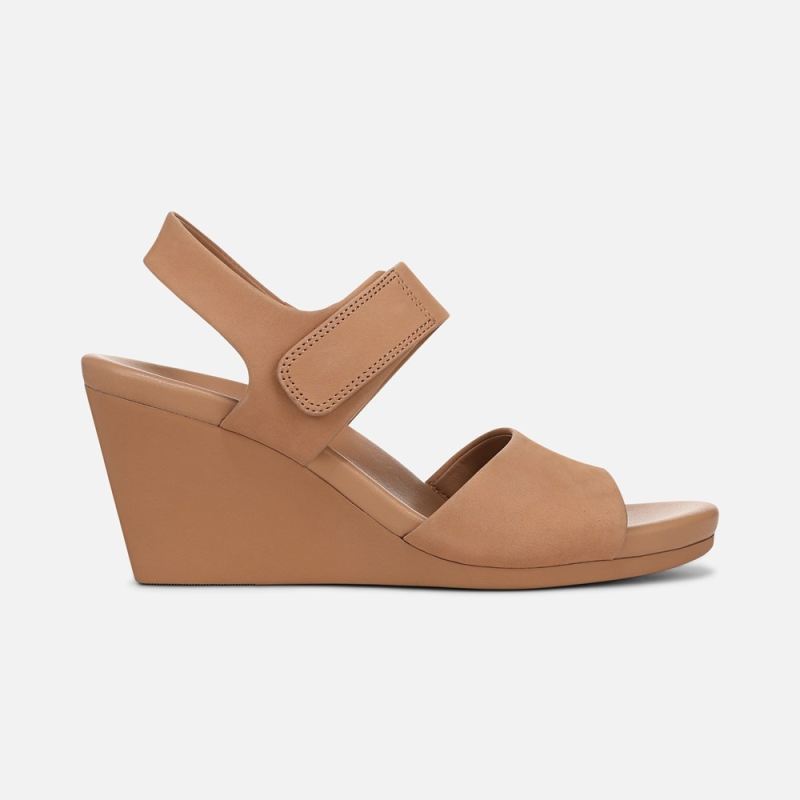 Naturalizer Women's Imani Wedge Sandal - Cookie Dough Nubuck