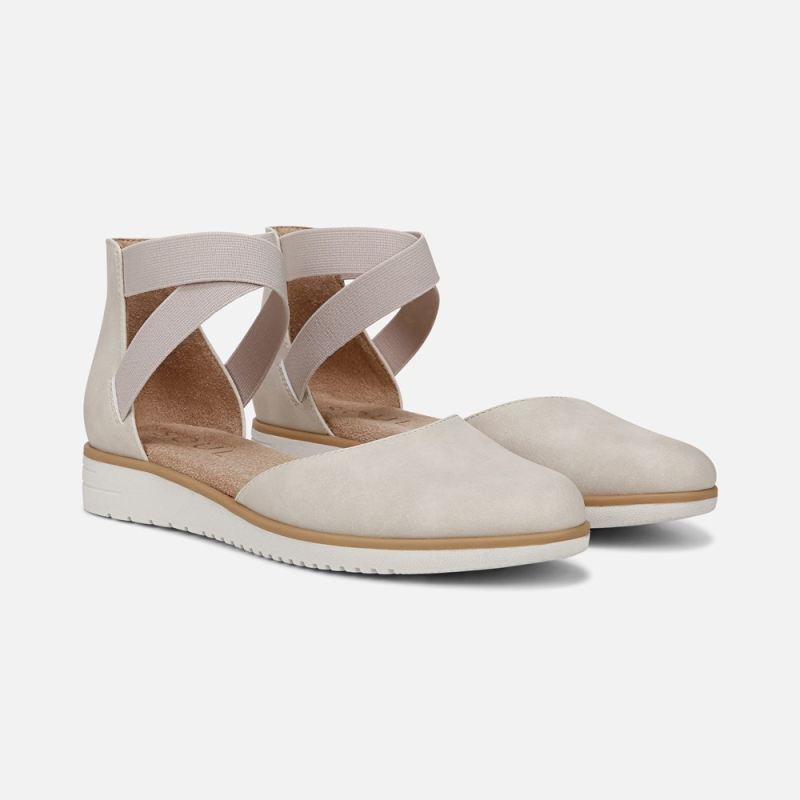Naturalizer Women's SOUL Intro Flat - Porcelain Faux Leather