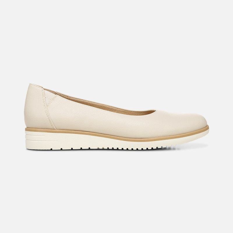 Naturalizer Women's SOUL Idea Ballet Flat - Porcelain Manmade