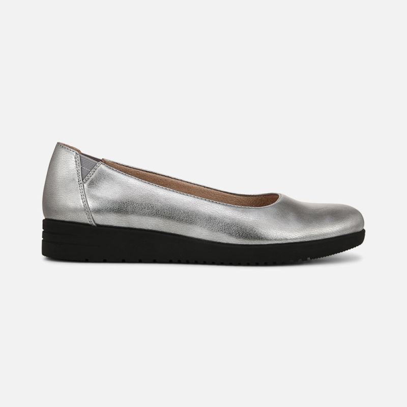 Naturalizer Women's SOUL Idea Ballet Flat - Pewter Faux Leather